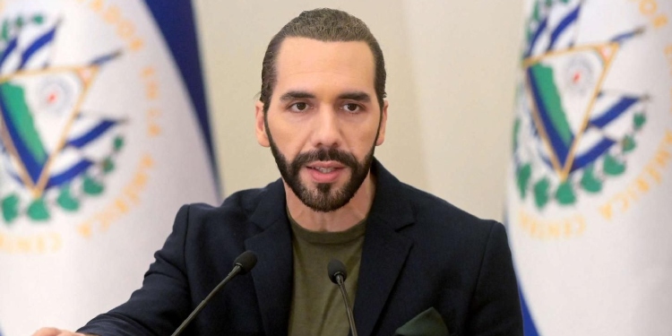 Nayib Bukele Renuncia para Buscar la Reelección y Nombra a Claudia