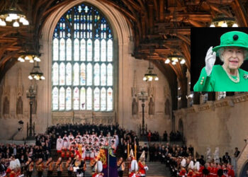 En video. Miles de personas hacen fila para despedirse de la reina Isabel II en Westminster