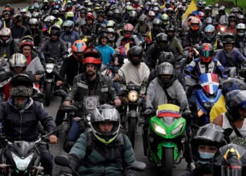 Atención moteros. Nueva reglamentación para sistemas de frenado de motos en Colombia