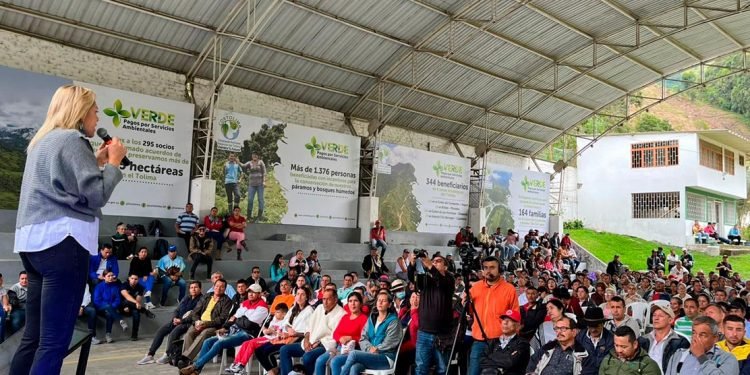 Cortolima entregó en Anaime incentivos de Pago por Servicios Ambientales a 164 familias