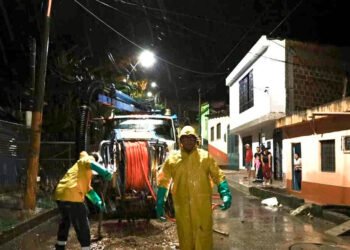 Con el agua hasta el cuello así fue la caótica noche en Ibagué&nbsp;