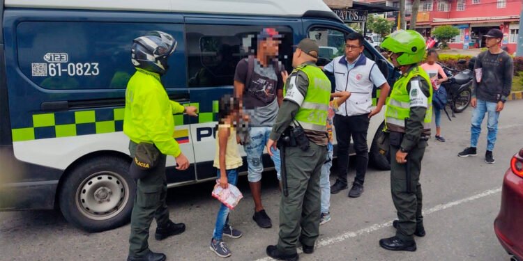 Buscan frenar la mendicidad infantil en Ibagué