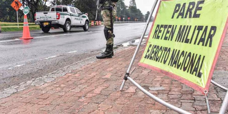 En extrañas circunstancias murió una persona en un control militar vía a Planadas