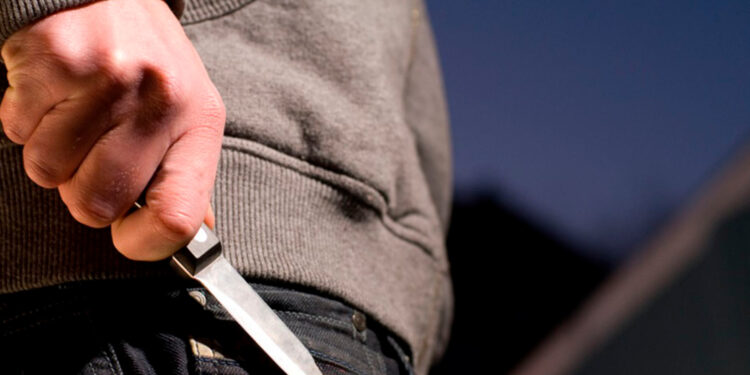 Por salir con sus amigas,hombre quien atacó con arma blanca a su pareja sentimental