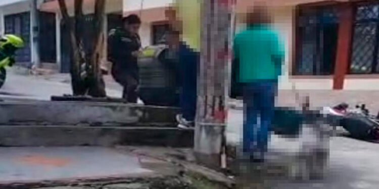 “Fleteo”, Cuatro hombres en una moto robaron a un hombre en la entrada de su casa