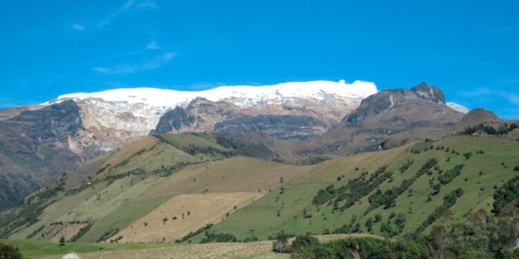 Cortolima invita a estar atentos a la información oficial sobre la actividad presentada en el Volcán Nevado del Ruíz