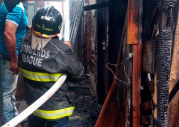 Bomberos oficiales atendieron incendio en el Sur de Ibagué