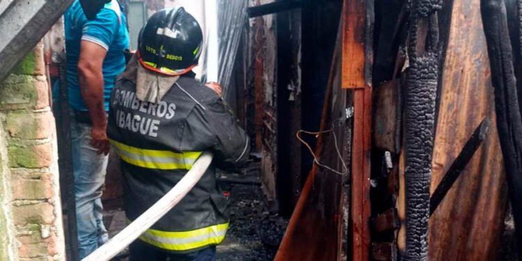 Bomberos oficiales atendieron incendio en el Sur de Ibagué