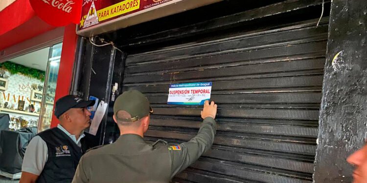 ¡Cuidado donde toma! 117 botellas de licor adulterado fueron incautadas en Ibagué