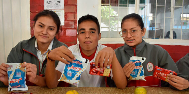 Adiós pan ‘tieso’. Por petición de comunidad, Gobierno Local cambió panes de la minuta del PAE