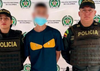 Cómo pedro por su casa joven de 19 años andaba por la calle con una pistola 9mm 