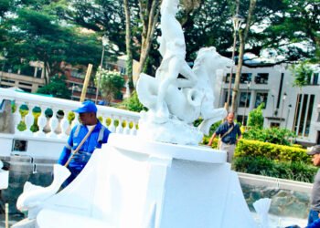 Alcaldía reparó emblemáticas fuentes de la Plaza de Bolívar