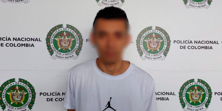 A través de solicitudes de antecedentes uniformados capturaron a un hombre por el delito de homicidio agravado