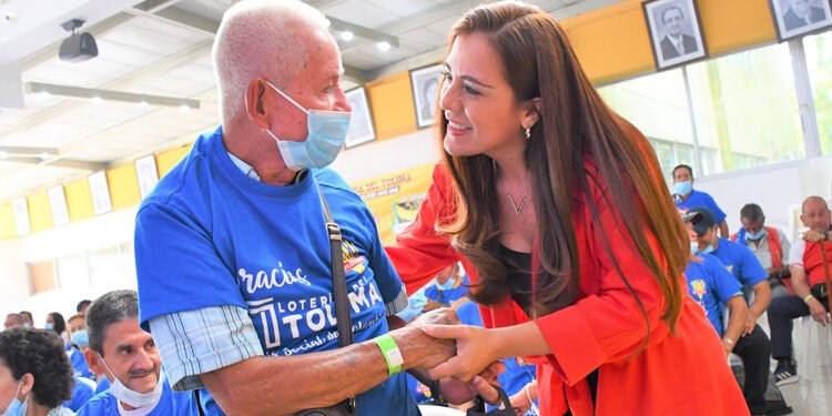 Lotería del Tolima celebró fiesta de fin de año con loteros