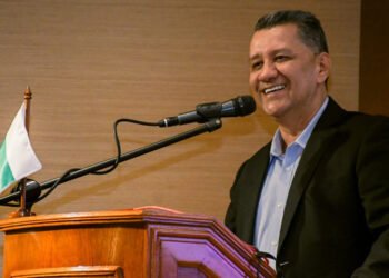 Ricardo Orozco fue condecorado como ‘Mejor Gobernador 2022’