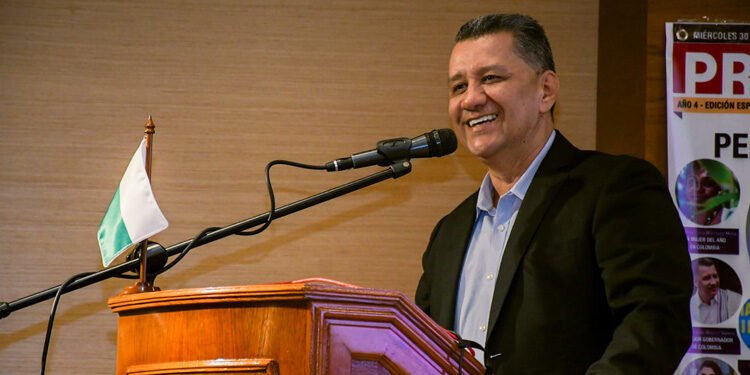 Ricardo Orozco fue condecorado como ‘Mejor Gobernador 2022’