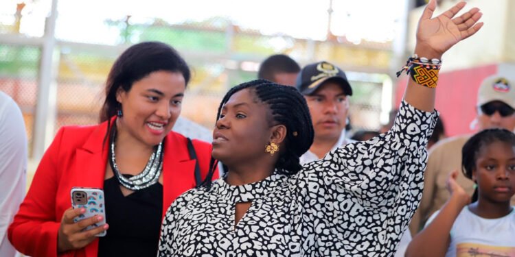 Con cantos tradicionales, danzas del Pacífico y un baile hecho por Francia Márquez, se inauguró El Ministerio de la Igualdad