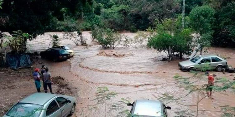 Más de 300 familias de Melgar volvieron a ser damnificadas por el desbordamiento de la quebrada La Melgara&nbsp;