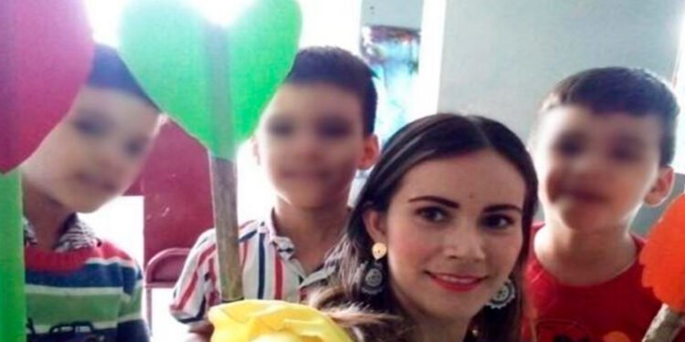 Por cielo y tierra buscan a Jenny junto a sus tres pequeños hijos