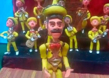 Un mariachi muy particular en la carrera 3ª de Ibagué 