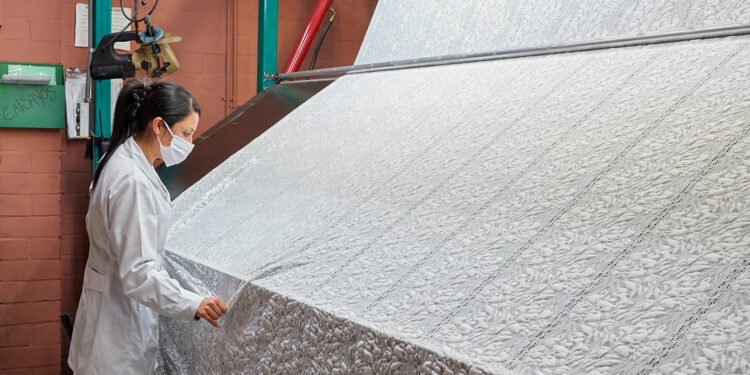 Textileros ibaguereños celebran medida de presidente Petro