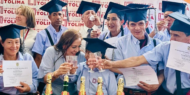 Los loteros del Tolima se graduaron en técnicas de ventas