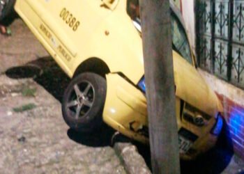 Taxista en Ibagué sufrió accidente por evitar un atraco