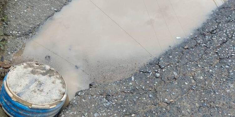 En el barrio Galán no tienen vías, sino trochas 