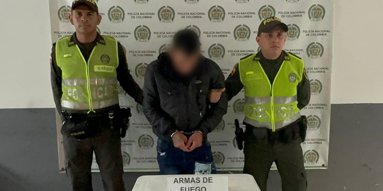 Un hombre fue detenido con un de arma fuego en el barrio Isaías Olivar de El Espinal