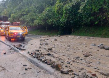 Se registra deslizamiento de tierra en la vía Coello Cocora – Cajamarca