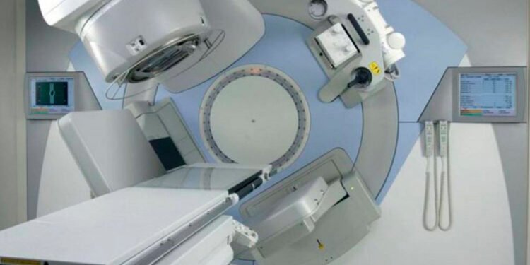 Gobernador Ricardo Orozco le salió al corte a las críticas por compra de tecnología para Hospital Federico Lleras&nbsp;