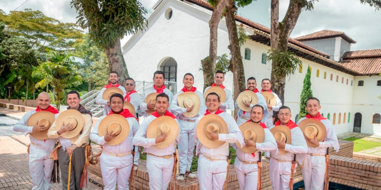 Nuevas convocatorias para parejos y formadores musicales del Encuentro Municipal del Folclor