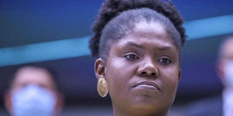 La vicepresidenta respondió a la polémica casa de 5.000 millones