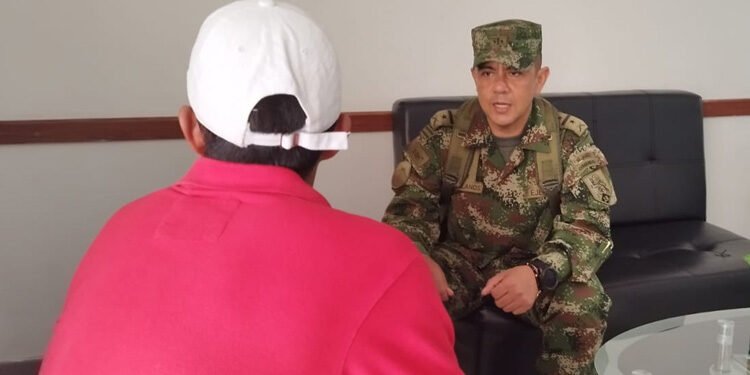 Se entregó guerrillero a tropas del batallón de infantería N°18 Jaime Rooke de la Sexta Brigada