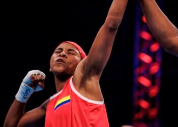 La boxeadora Ingrit Valencia se destaca en mundial de boxeo femenino
