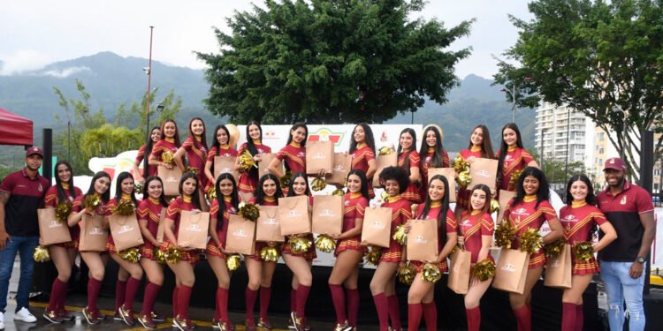 Mercacentro, realizó la presentación y entrega oficial del nuevo uniforme al Club de Porristas Deportes Tolima