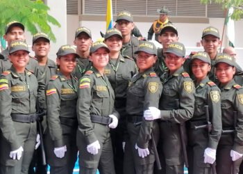 28 nuevos auxiliares de policía juraron bandera en las instalaciones del comando departamental de la Policía del Tolima