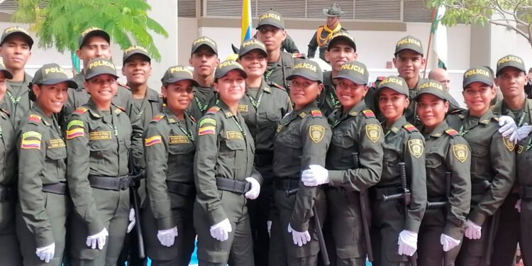 28 nuevos auxiliares de policía juraron bandera en las instalaciones del comando departamental de la Policía del Tolima