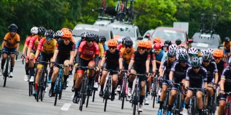 Jhonatan Restrepo y Paula Latriglia, ganaron la primera etapa de la Vuelta al Tolima 2023