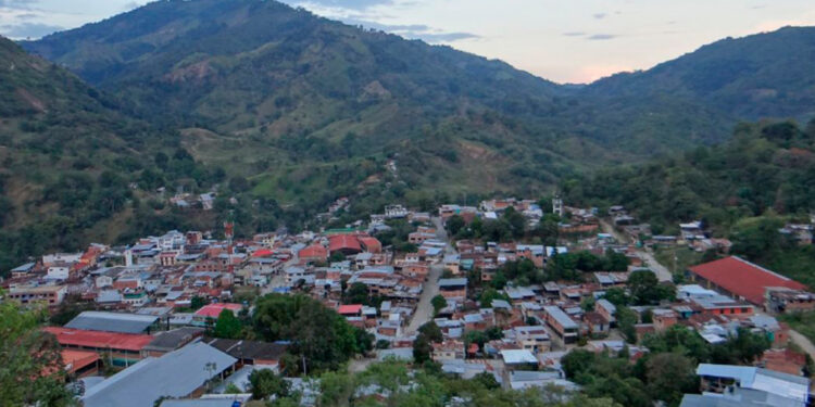 Campesinos del corregimiento de la Herrera en Rioblanco denuncian que se les están perdiendo los productos porque las vías están tapadas