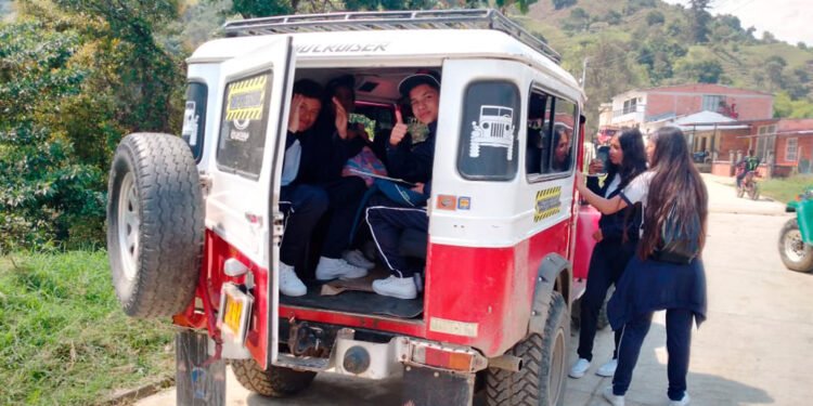 Roncesvalles, garantiza el transporte escolar a sus estudiantes para este 2023