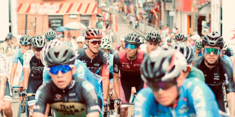 Miguel Ángel López “Supermán” se robó todos los aplausos en la tercera etapa de la Vuelta al Tolima