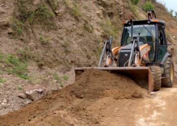 Autoridades movilizarán maquinaria amarilla para atender deslizamiento en vía a Tapias