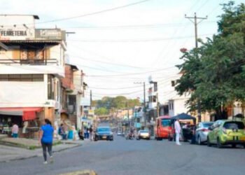 Cultivan, procesan y venden marihuana en el barrio Topacio ante la vista de todos y al parecer nadie hace nada