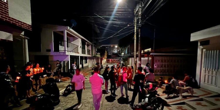 Animalistas en Ibagué realizaron un plantón frente a la casa del sujeto que protagonizó violento caso de maltrato animal