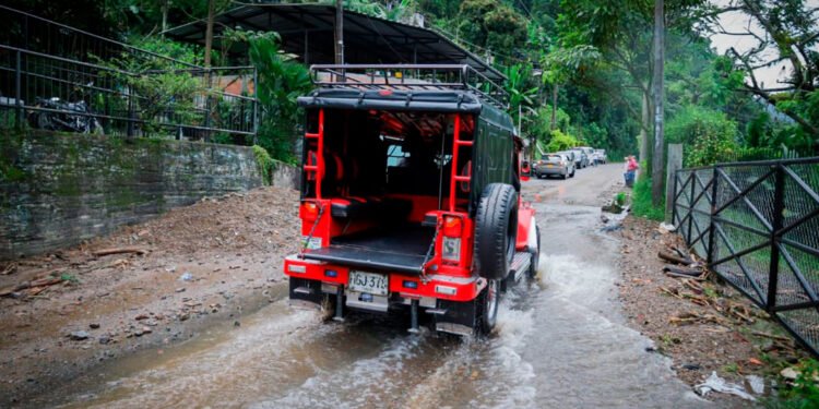 Habilitada la vía hacia el Cañón del Combeima