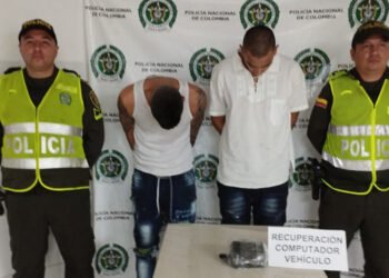 Dos personas detenidas por el robo de un computador dejan operativos en el barrio El Salado