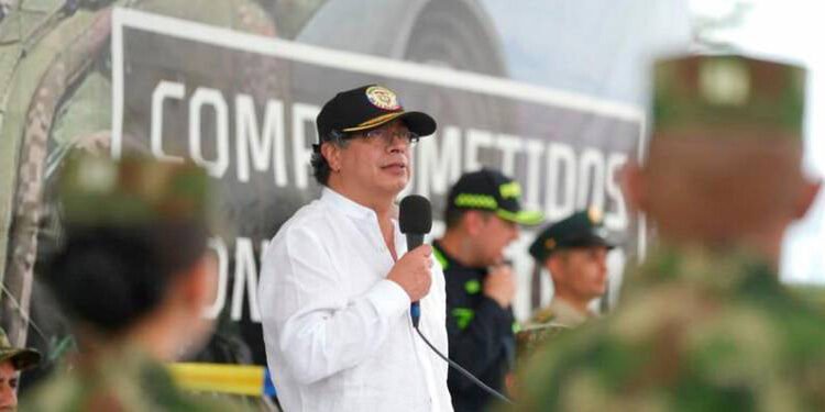 Petro ordenó tumbar el cese al fuego con el Clan del Golfo