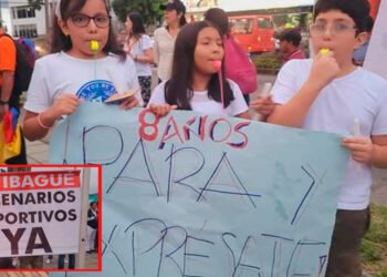 Con plantón en la 42 se conmemoraron 8 años del abandono de las obras de los escenarios deportivos&nbsp;