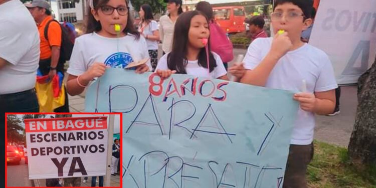 Con plantón en la 42 se conmemoraron 8 años del abandono de las obras de los escenarios deportivos&nbsp;